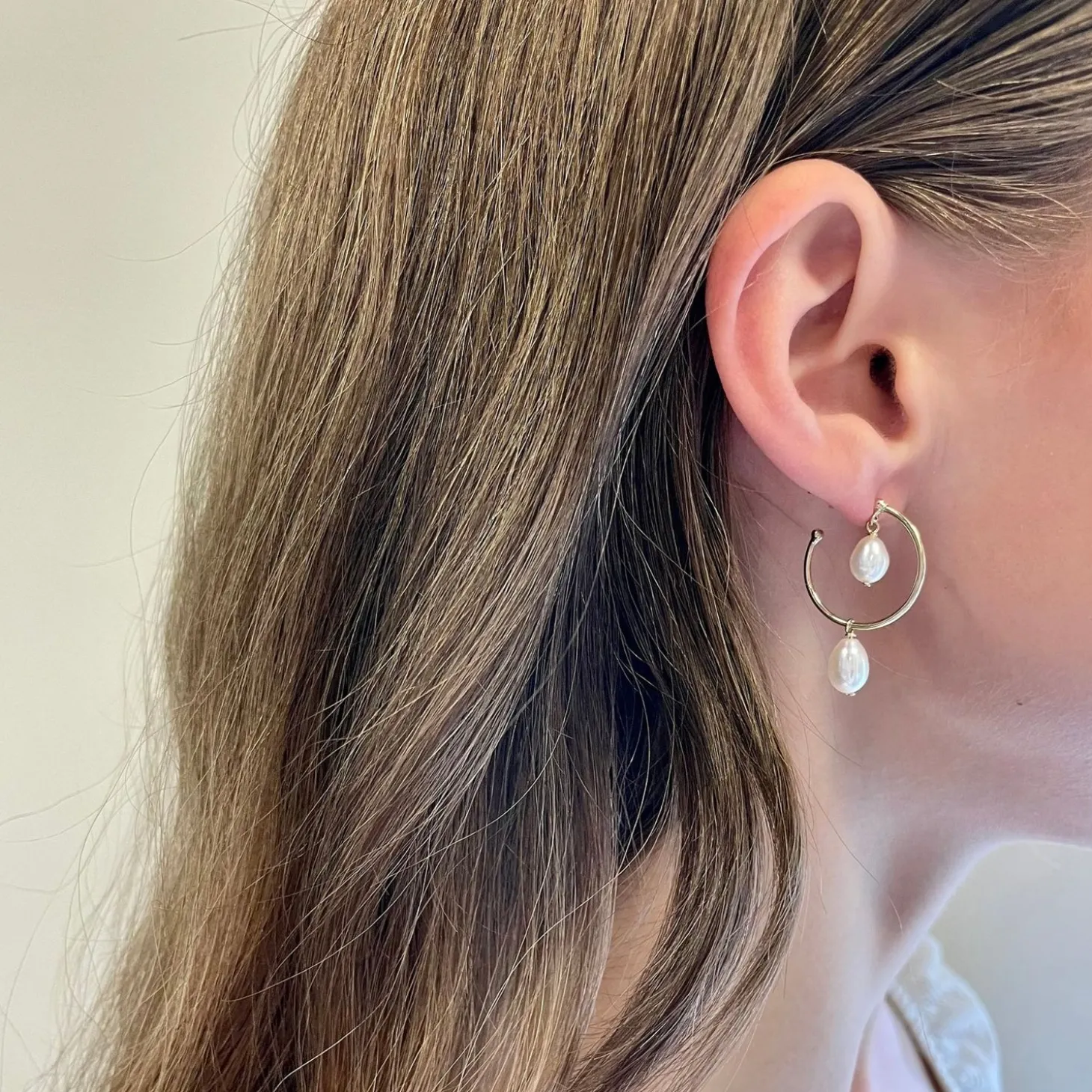 Poppy Finch 14Ct Yellow Gold Double Pearl Hoop Dangle Earrings (Pair)^The Alkemistry Hot